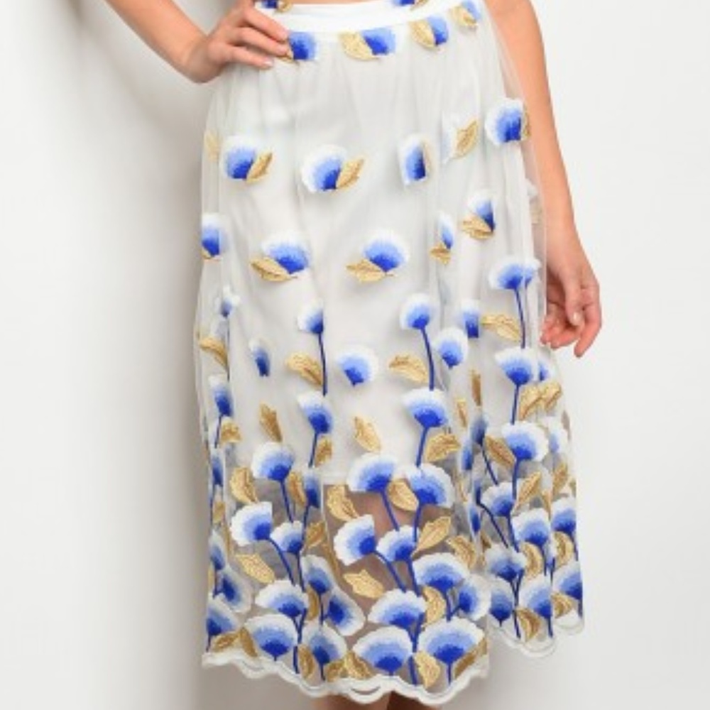 Falling Blue Ginkgo Leaf Embroidered Skirt Set!<3 - Picture 3 of 6